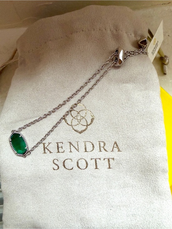 Kendra Scott Jewelry - Kendra Scott Silver Adjustable Bracelet with Emerald Green Stone